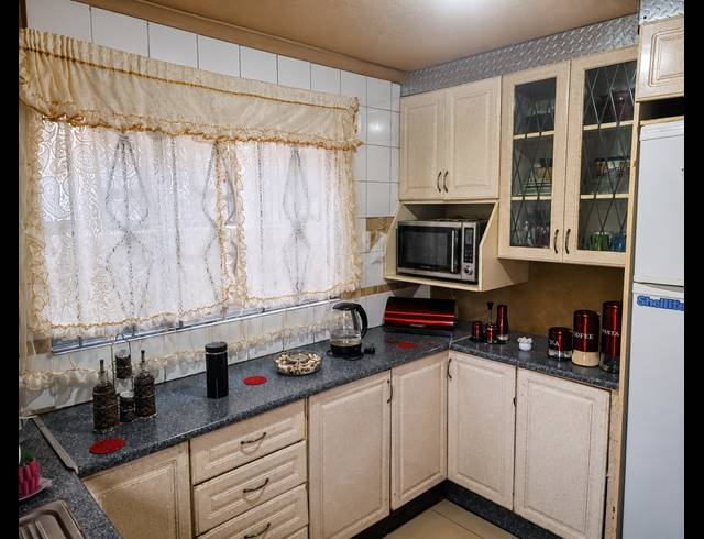 2 BEDROOM HOUSE FOR SALE IN EVATON WEST